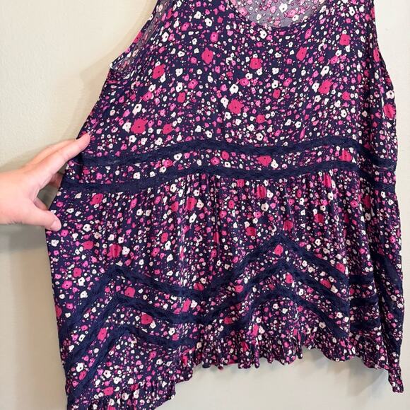 Torrid Tank Top Womens Size 1 Purple Floral Print Asymmetrical Ruffle Hem Blouse - Picture 4 of 8